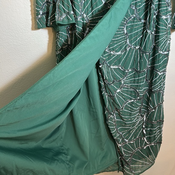 ASOS design 14 embellished wrap midi dress with scallop design in green - Picture 11 of 14